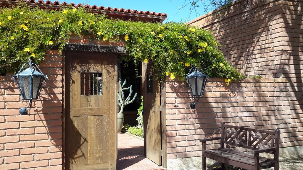 Desert Trails Bed & Breakfast Tanque Verde エクステリア 写真